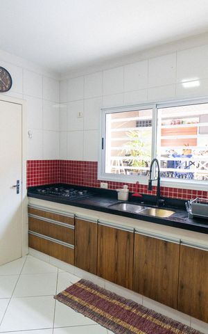 Casa à venda com 145m², 3 quartos e 4 vagas Casa à venda com 145m², 3 quartos e 4 vagasCozinha