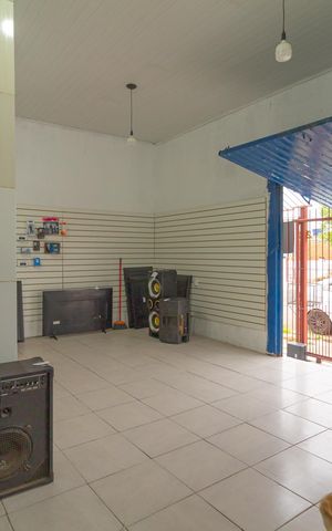 Casa à venda com 131m², 2 quartos e 3 vagas Casa à venda com 131m², 2 quartos e 3 vagasÁrea comum