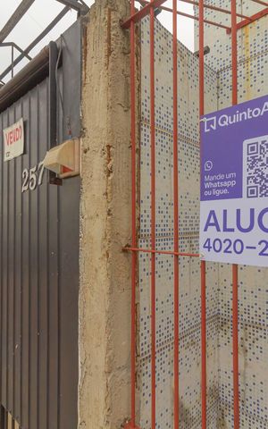 Casa à venda com 131m², 2 quartos e 3 vagas Casa à venda com 131m², 2 quartos e 3 vagasPlaca
