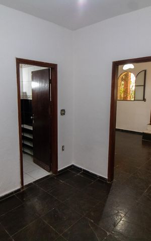 Casa à venda com 100m², 2 quartos e 2 vagas Casa à venda com 100m², 2 quartos e 2 vagasCopa