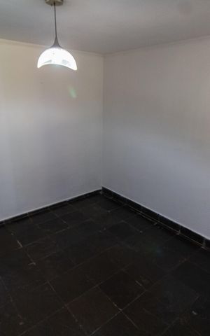 Casa à venda com 100m², 2 quartos e 2 vagas Casa à venda com 100m², 2 quartos e 2 vagasSala