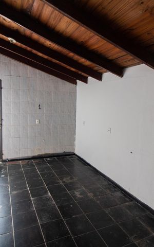 Casa à venda com 100m², 2 quartos e 2 vagas Casa à venda com 100m², 2 quartos e 2 vagasCozinha
