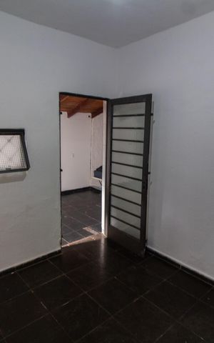 Casa à venda com 100m², 2 quartos e 2 vagas Casa à venda com 100m², 2 quartos e 2 vagasCopa