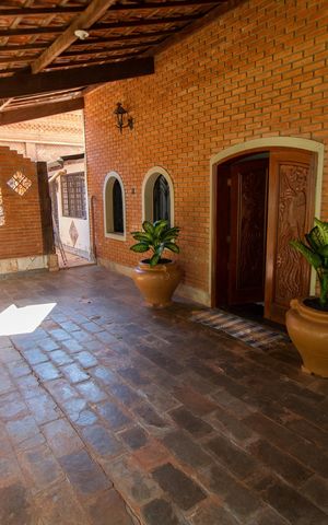Casa à venda com 100m², 2 quartos e 2 vagas Casa à venda com 100m², 2 quartos e 2 vagasÁrea Externa