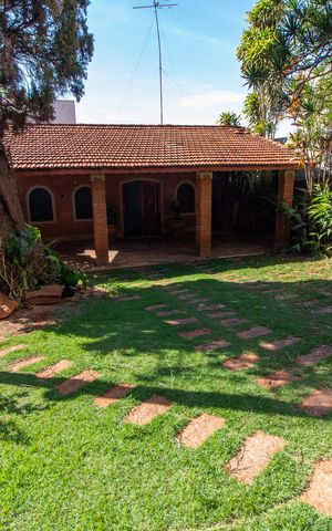 Casa à venda com 100m², 2 quartos e 2 vagas Casa à venda com 100m², 2 quartos e 2 vagasÁrea Externa
