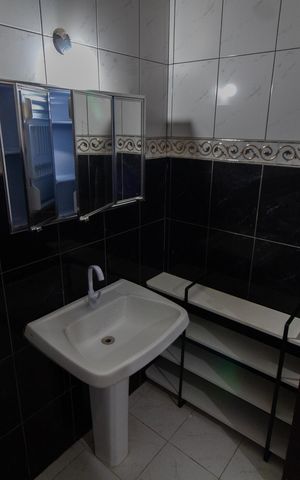 Casa à venda com 100m², 2 quartos e 2 vagas Casa à venda com 100m², 2 quartos e 2 vagasBanheiro