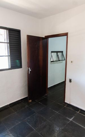 Casa à venda com 100m², 2 quartos e 2 vagas Casa à venda com 100m², 2 quartos e 2 vagasQuarto 2