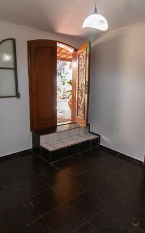 Casa à venda com 100m², 2 quartos e 2 vagas Casa à venda com 100m², 2 quartos e 2 vagasSala