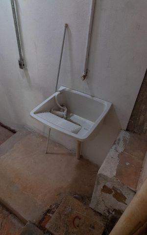 Casa à venda com 100m², 2 quartos e 2 vagas Casa à venda com 100m², 2 quartos e 2 vagasÁrea de Serviço