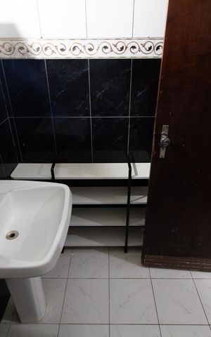 Casa à venda com 100m², 2 quartos e 2 vagas Casa à venda com 100m², 2 quartos e 2 vagasBanheiro
