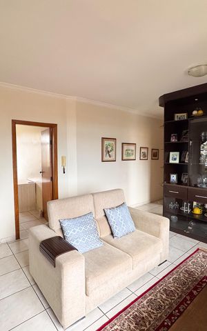 Apartamento à venda com 213m², 4 quartos e 4 vagas Apartamento à venda com 213m², 4 quartos e 4 vagasQuarto 2