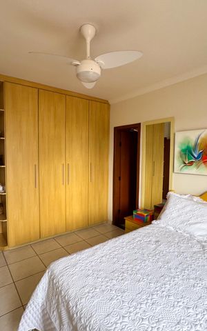 Apartamento à venda com 213m², 4 quartos e 4 vagas Apartamento à venda com 213m², 4 quartos e 4 vagasSuíte 2