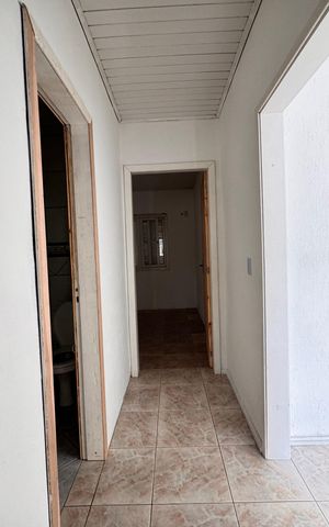 Casa para alugar com 60m², 2 quartos e 2 vagas Casa para alugar com 60m², 2 quartos e 2 vagasCorredor