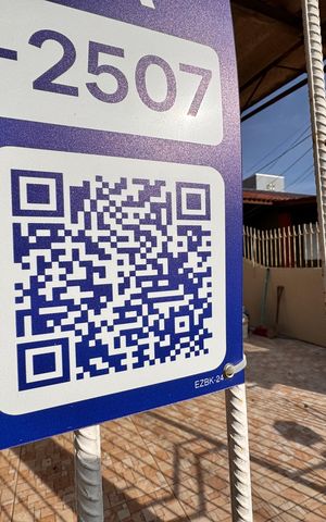 Casa para alugar com 60m², 2 quartos e 2 vagas Casa para alugar com 60m², 2 quartos e 2 vagasFachada + Placa
