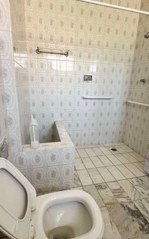 Casa à venda com 360m², 5 quartos e 4 vagasBanheiro da Suíte 1