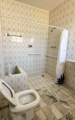 Casa à venda com 360m², 5 quartos e 4 vagasBanheiro da Suíte 1