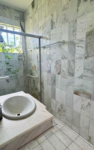 Casa à venda com 360m², 5 quartos e 4 vagasBanheiro 1