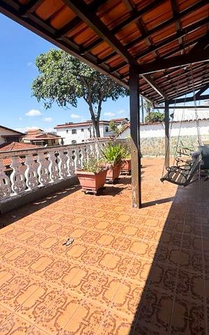 Casa à venda com 360m², 5 quartos e 4 vagasQuintal