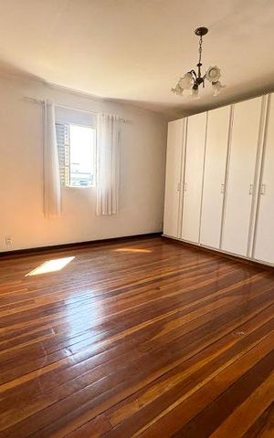 Casa à venda com 360m², 5 quartos e 4 vagasSuíte 1