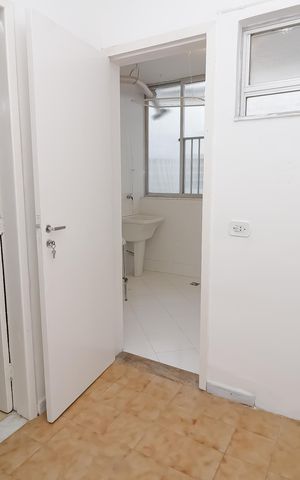 Apartamento à venda com 488m², 5 quartos e 3 vagas Apartamento à venda com 488m², 5 quartos e 3 vagasQuarto de Serviço