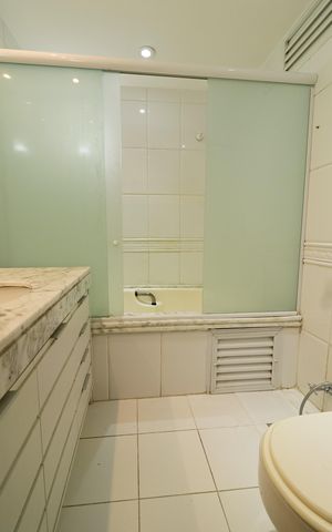 Apartamento à venda com 488m², 5 quartos e 3 vagas Apartamento à venda com 488m², 5 quartos e 3 vagasÁrea comum