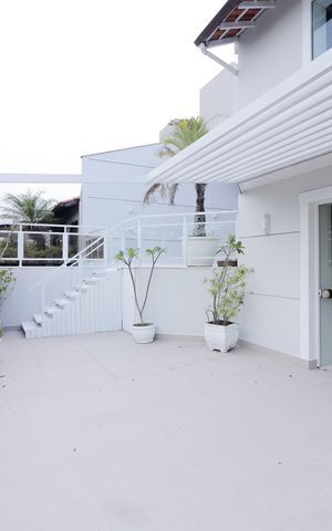 Apartamento à venda com 488m², 5 quartos e 3 vagas Apartamento à venda com 488m², 5 quartos e 3 vagasVaranda da Sala