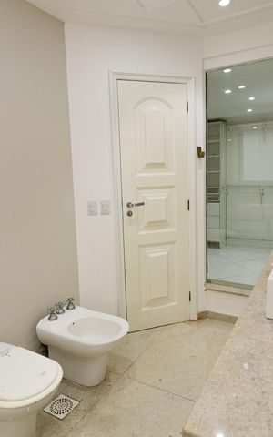 Apartamento à venda com 488m², 5 quartos e 3 vagas Apartamento à venda com 488m², 5 quartos e 3 vagasBanheiro