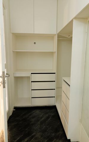 Apartamento à venda com 488m², 5 quartos e 3 vagas Apartamento à venda com 488m², 5 quartos e 3 vagasCloset