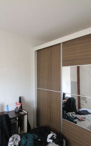 Casa à venda com 223m², 3 quartos e 4 vagasQuarto 2