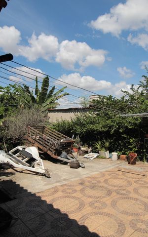 Casa à venda com 223m², 3 quartos e 4 vagasQuintal