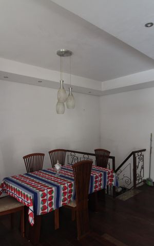 Casa à venda com 223m², 3 quartos e 4 vagasSala