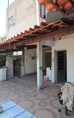 Casa à venda com 223m², 3 quartos e 4 vagasQuintal