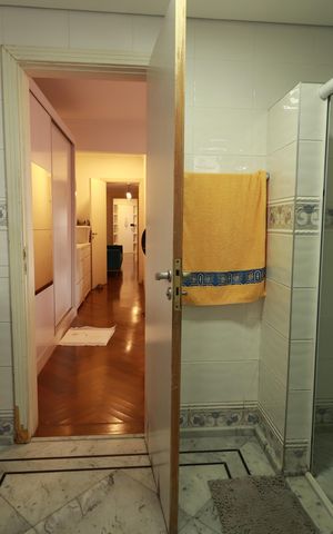 Apartamento à venda com 205m², 3 quartos e 3 vagasBanheiro da Suíte 2