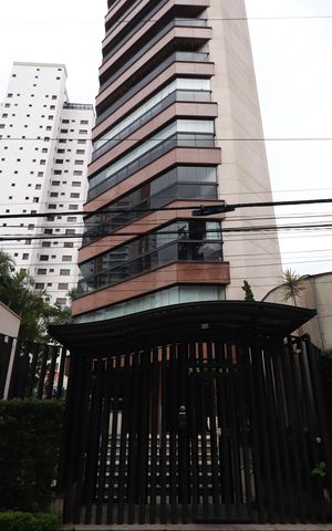 Apartamento à venda com 205m², 3 quartos e 3 vagasFachada
