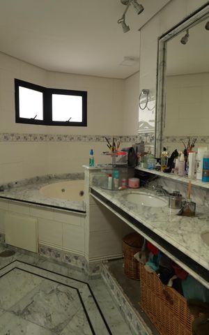 Apartamento à venda com 205m², 3 quartos e 3 vagasBanheiro da Suíte 2