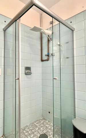 Casa à venda com 200m², 4 quartos e 2 vagas Casa à venda com 200m², 4 quartos e 2 vagasBanheiro 2