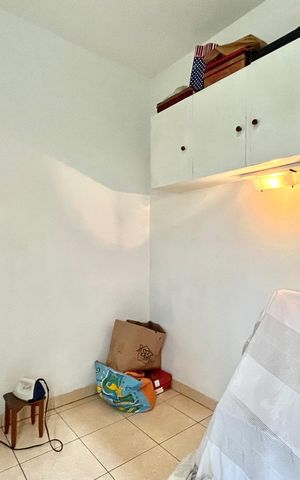 Casa à venda com 200m², 4 quartos e 2 vagas Casa à venda com 200m², 4 quartos e 2 vagasQuarto de Serviço