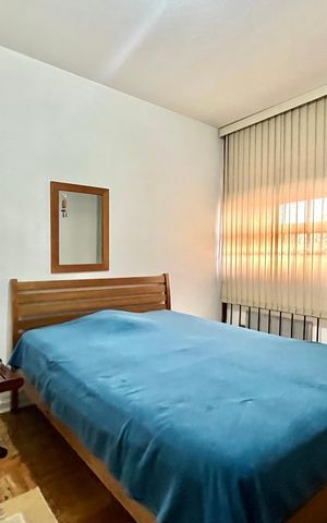 Casa à venda com 200m², 4 quartos e 2 vagas Casa à venda com 200m², 4 quartos e 2 vagasQuarto 1