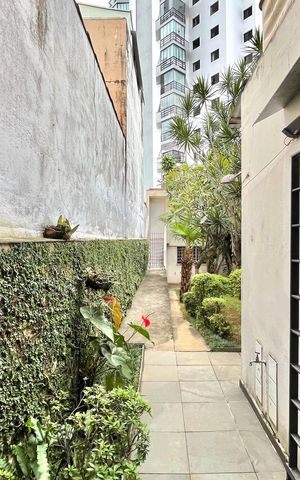 Casa à venda com 200m², 4 quartos e 2 vagas Casa à venda com 200m², 4 quartos e 2 vagasQuintal