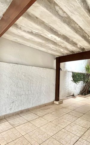 Casa à venda com 200m², 4 quartos e 2 vagas Casa à venda com 200m², 4 quartos e 2 vagasGaragem