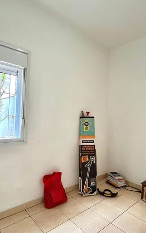 Casa à venda com 200m², 4 quartos e 2 vagas Casa à venda com 200m², 4 quartos e 2 vagasQuarto de Serviço