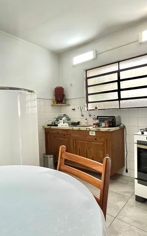 Casa à venda com 200m², 4 quartos e 2 vagas Casa à venda com 200m², 4 quartos e 2 vagasCozinha