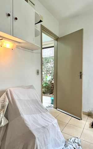Casa à venda com 200m², 4 quartos e 2 vagas Casa à venda com 200m², 4 quartos e 2 vagasQuarto de Serviço