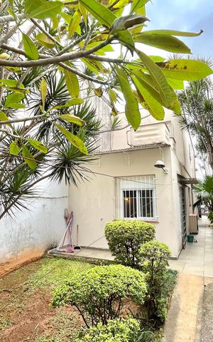 Casa à venda com 200m², 4 quartos e 2 vagas Casa à venda com 200m², 4 quartos e 2 vagasQuintal