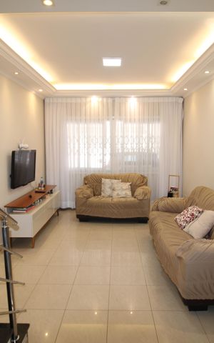 Casa à venda com 145m², 3 quartos e 4 vagasSala