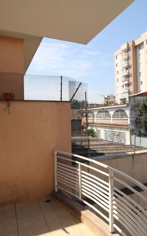 Casa à venda com 145m², 3 quartos e 4 vagasQuarto  - Varanda