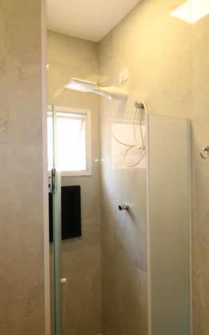 Casa à venda com 145m², 3 quartos e 4 vagasBnaheiro/ Suite 2