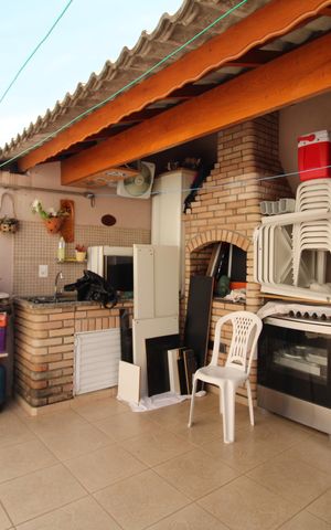 Casa à venda com 145m², 3 quartos e 4 vagasQuintal