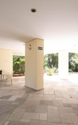 Apartamento à venda com 141m², 5 quartos e 5 vagas Apartamento à venda com 141m², 5 quartos e 5 vagasHall Externo