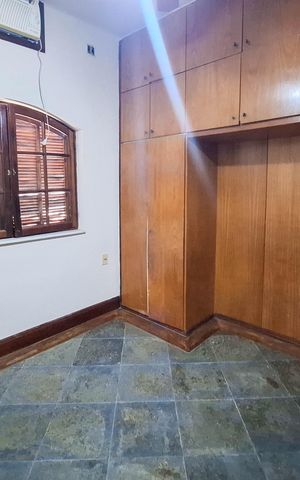 Casa à venda com 400m², 3 quartos e 4 vagas Casa à venda com 400m², 3 quartos e 4 vagasQuarto 2
